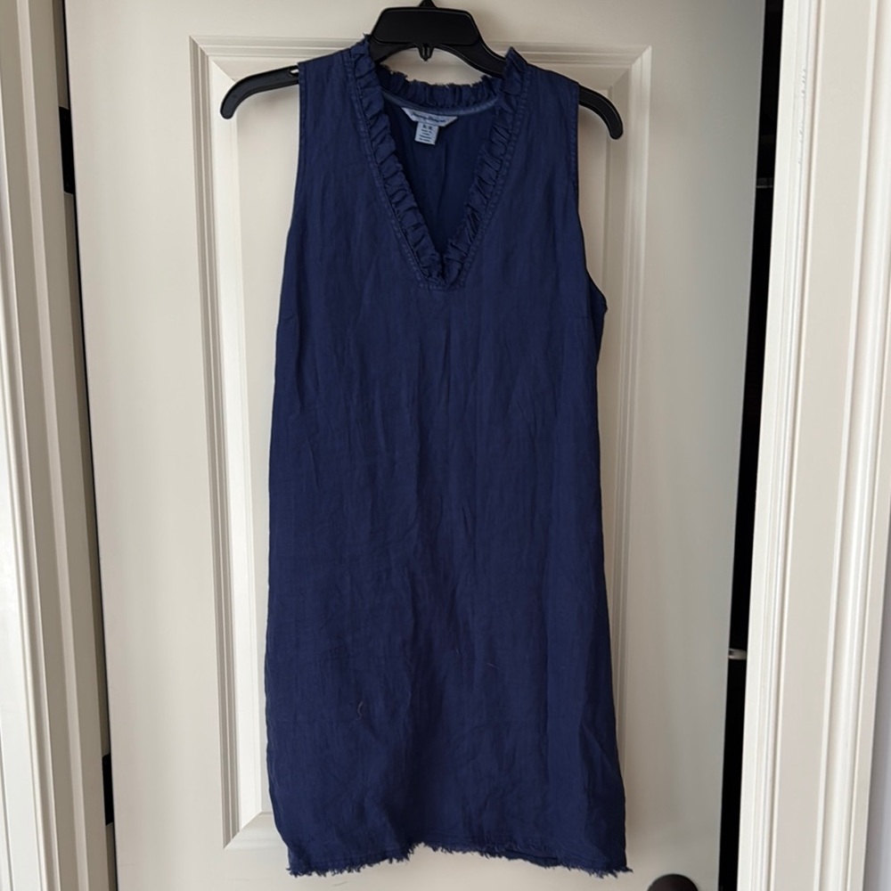 Tommy Bahama Blue Linen Sheath Dress with V-neck and Sleeveless Design